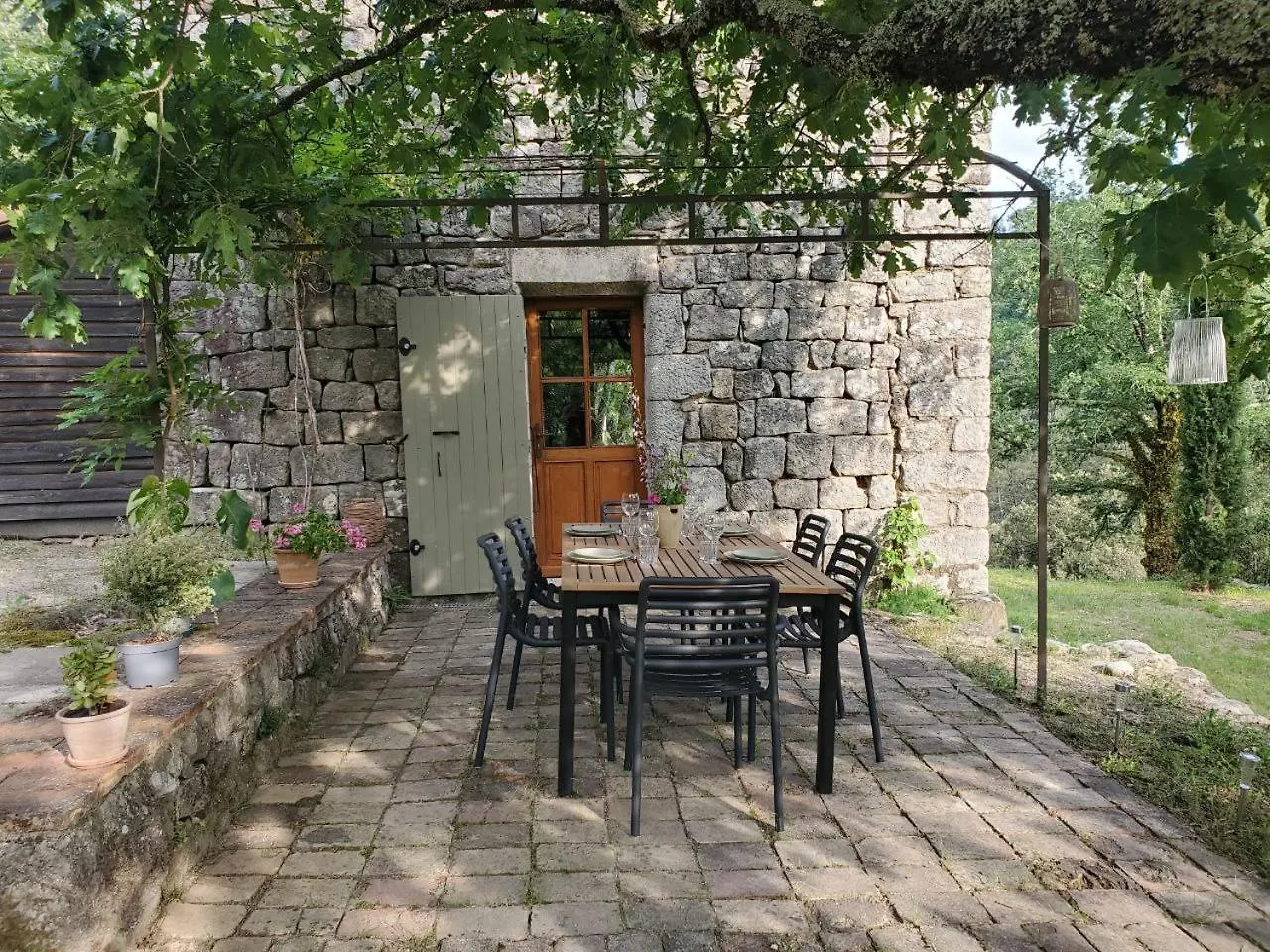 Casa de Férias Charmante Maison En Pierres Sud Ardeche Saint-André-Lachamp França